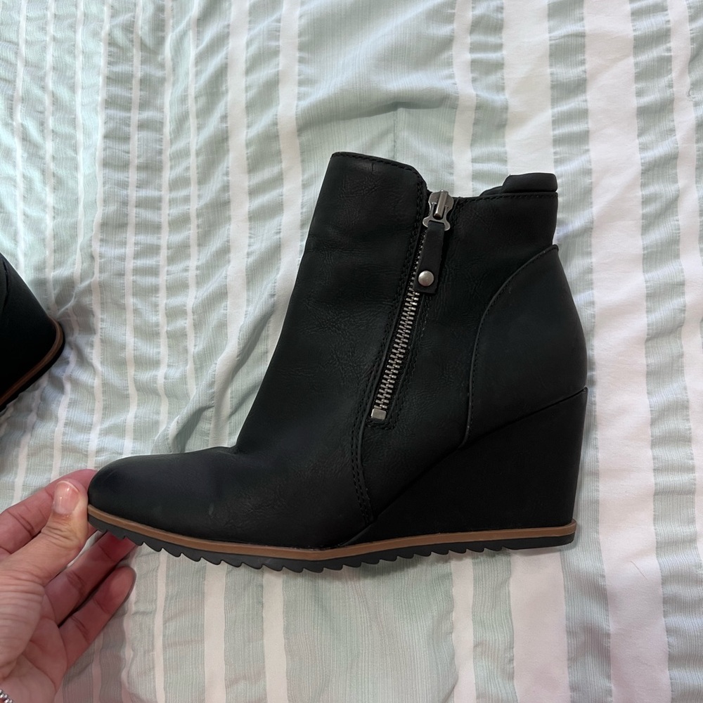 NATURALIZER SOUL Women's Black Haley Wedge Ankle Bootie size 8 - Picture 2 of 9